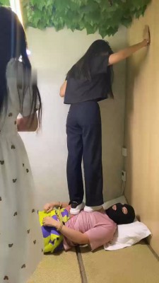 图片[5]-【精神小妹】双学生S-日式房间全体重踩踏踢踹-绳艺资料库