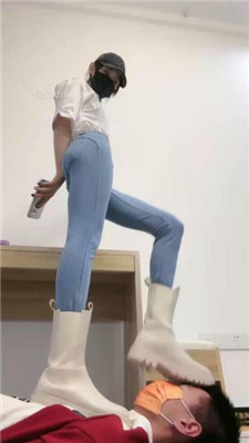 图片[7]-【美娜格格】白短靴&AJ全体重踩地毯-绳艺资料库